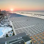 Mediterraneo Hotel & Suites