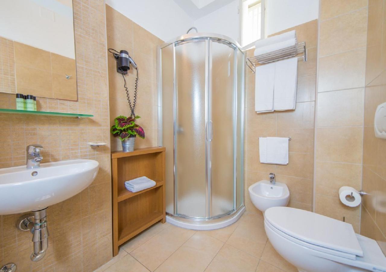 Hotel Mediterraneo &